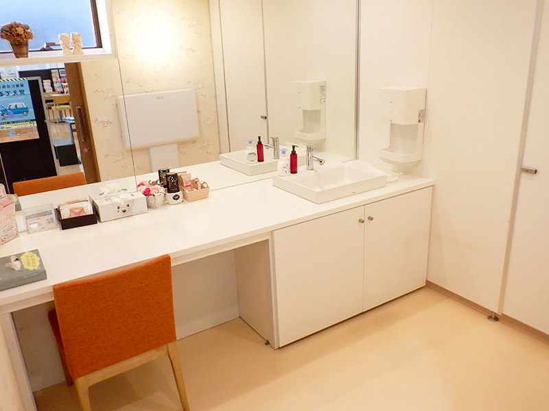 パウダールーム