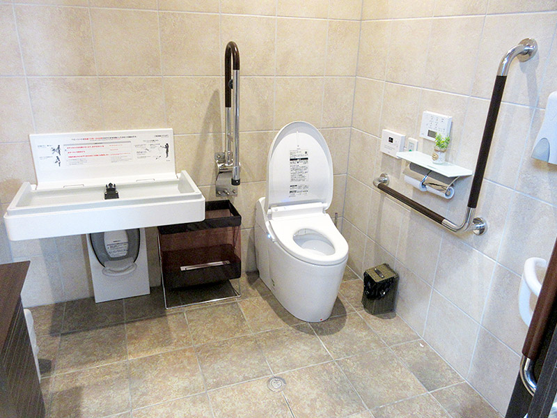 バリアフリートイレ